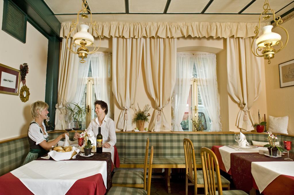 Pension Zierlinger ゼンフテンベルク エクステリア 写真