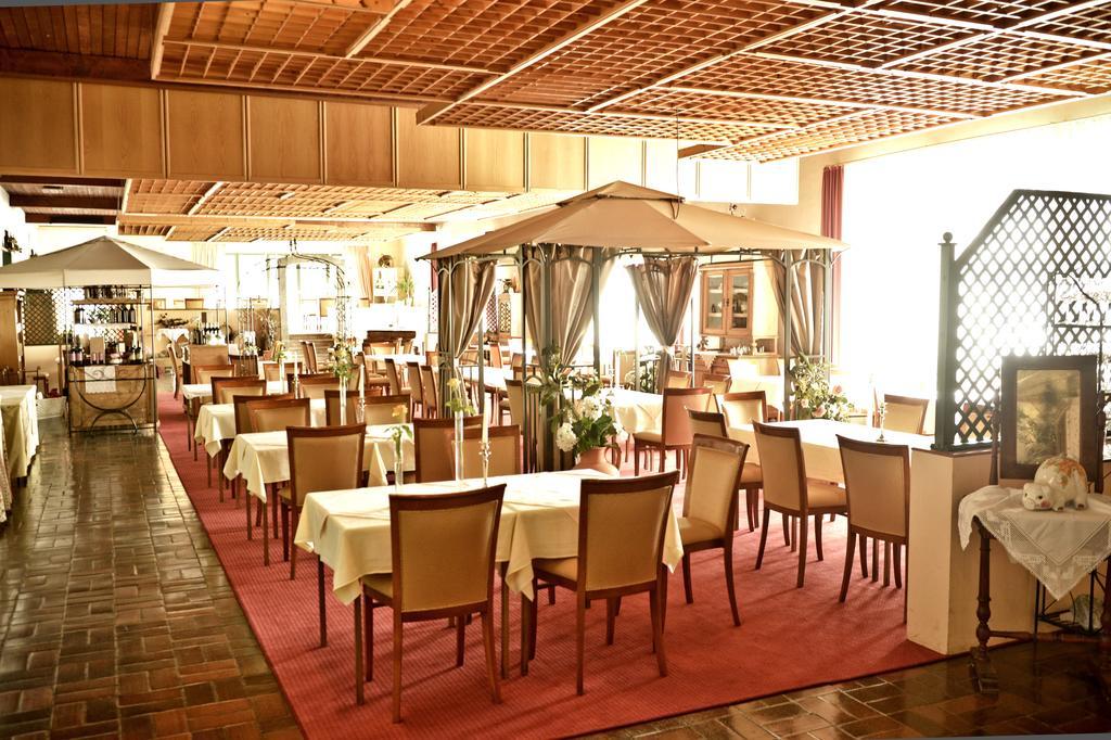 Pension Zierlinger ゼンフテンベルク エクステリア 写真